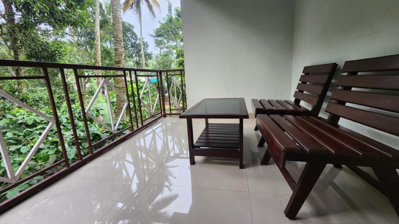 Pknhomestay Kumily Thekkady Exterior foto